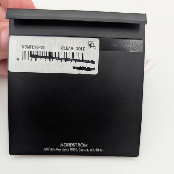 Nordstrom Women's Pavé Cubic Zirconia Huggie Hoop Earrings Green One Size - Picture 4 of 5